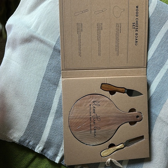 Cheeseboard and Utensils Set - Picture 3 of 6